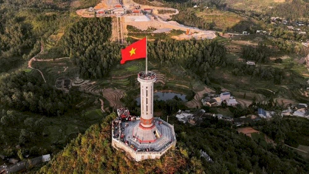 The origins of the Lung Cu flag pole trace back to the Ly Dynasty